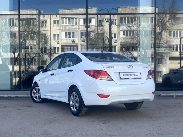 Hyundai Solaris I с пробегом 2013 года, цена 730 000 рублей, 122081 км, седан, Автокод Объявления