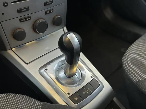 Opel Astra H Рестайлинг с пробегом 2011 года, цена 570 000 рублей, 244914 км, хэтчбек, Автокод Объявления