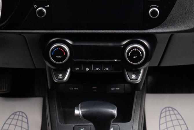 Kia Rio IV Рестайлинг с пробегом 2021 года, цена 1 779 000 рублей, 105000 км, седан, Автокод Объявления