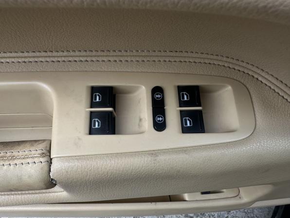 Volkswagen Touareg I Рестайлинг с пробегом 2006 года, цена 699 000 рублей, 265600 км, внедорожник, Автокод Объявления
