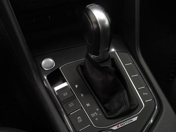 Volkswagen Tiguan II с пробегом 2017 года, цена 2 460 000 рублей, 130537 км, внедорожник, Автокод Объявления