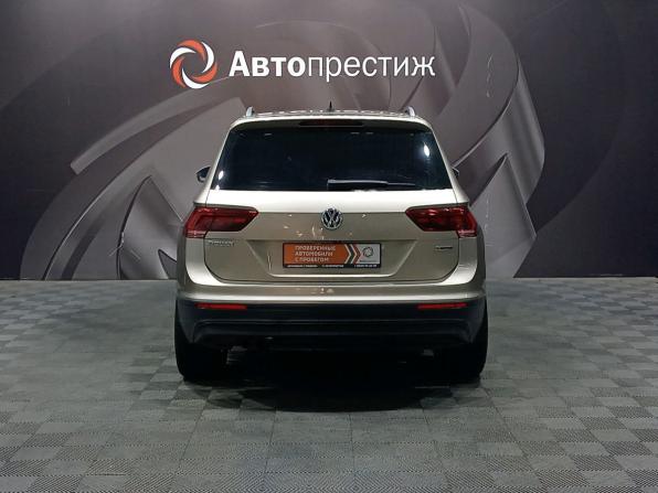 Volkswagen Tiguan II с пробегом 2018 года, цена 2 050 000 рублей, 190000 км, внедорожник, Автокод Объявления