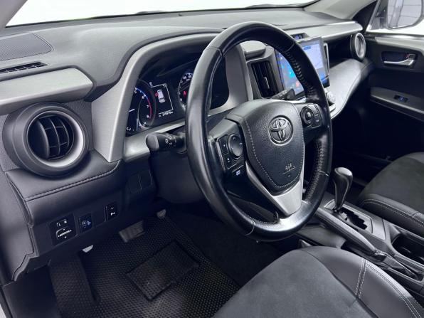 Toyota RAV4 IV (XA40) Рестайлинг с пробегом 2018 года, цена 1 950 000 рублей, 218968 км, внедорожник, Автокод Объявления