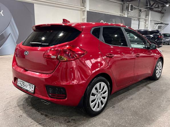 Kia Ceed II Рестайлинг с пробегом 2017 года, цена 1 360 000 рублей, 106255 км, хэтчбек, Автокод Объявления