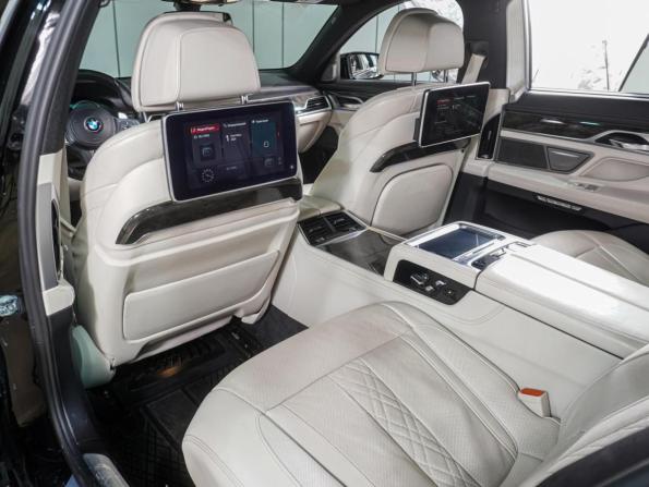 BMW 7 серии VI (G11/G12) с пробегом 2016 года, цена 3 199 000 рублей, 203753 км, седан, Автокод Объявления