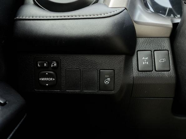 Toyota RAV4 IV (XA40) Рестайлинг с пробегом 2017 года, цена 2 447 000 рублей, 119887 км, внедорожник, Автокод Объявления