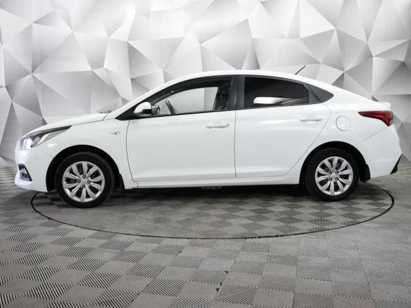 Hyundai Solaris II с пробегом 2017 года, цена 949 000 рублей, 181000 км, седан, Автокод Объявления