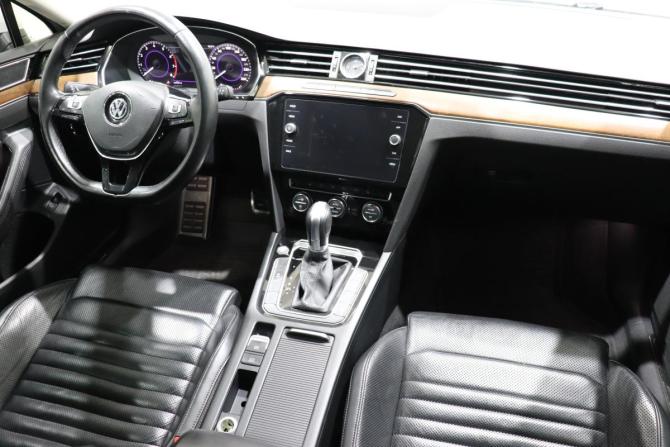 Volkswagen Passat B8 с пробегом 2019 года, цена 2 030 000 рублей, 138422 км, седан, Автокод Объявления