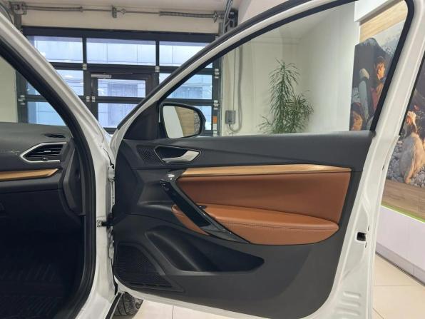 Lada (ВАЗ) Vesta I Рестайлинг (NG) с пробегом 2024 года, цена 1 395 000 рублей, 8238 км, седан, Автокод Объявления