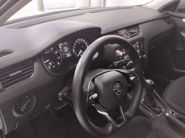 Skoda Octavia III (A7) Рестайлинг с пробегом 2017 года, цена 1 980 000 рублей, 31280 км, лифтбек, Автокод Объявления