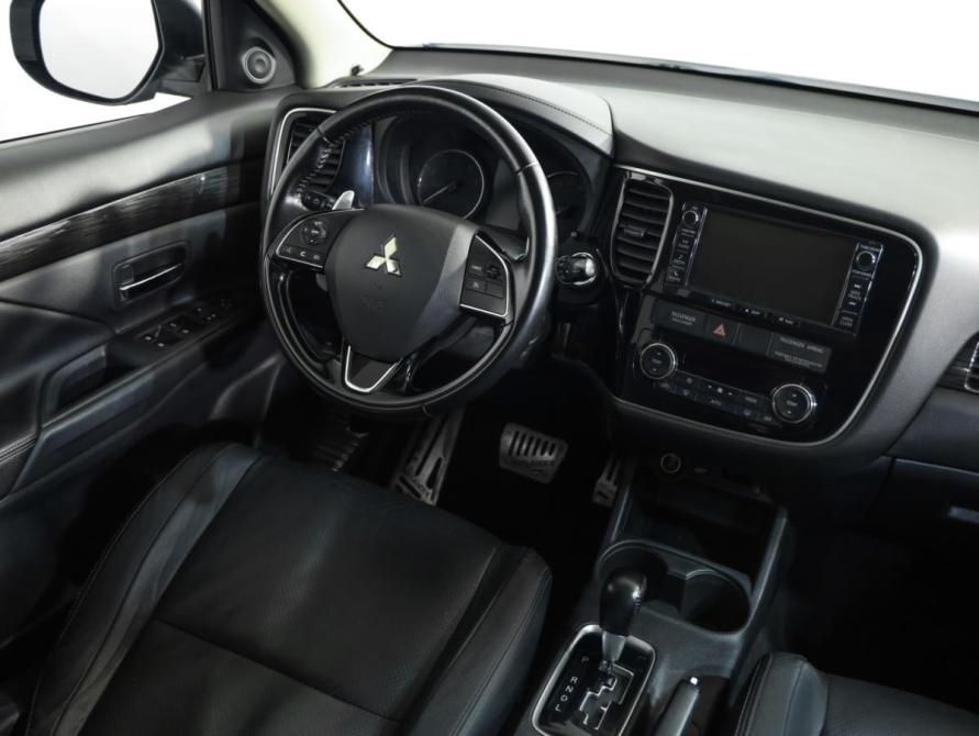 Mitsubishi Outlander III Рестайлинг 2 Санкт-Петербург  - изображение 9