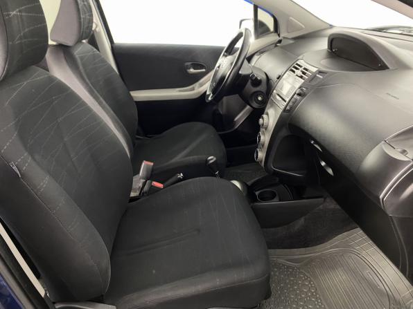 Toyota Yaris II с пробегом 2007 года, цена 640 000 рублей, 95235 км, хэтчбек, Автокод Объявления
