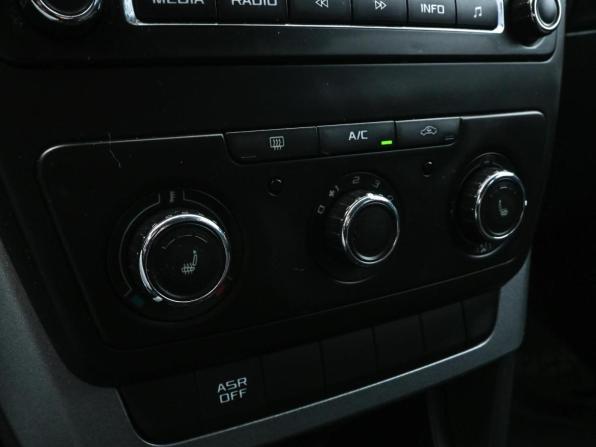 Skoda Yeti I Рестайлинг с пробегом 2014 года, цена 849 000 рублей, 187105 км, внедорожник, Автокод Объявления