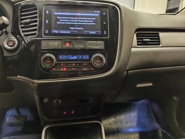 Mitsubishi Outlander III Рестайлинг 3 с пробегом 2018 года, цена 2 050 000 рублей, 127171 км, внедорожник, Автокод Объявления