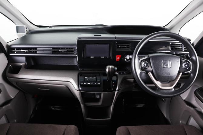 Honda Stepwgn V с пробегом 2015 года, цена 2 049 000 рублей, 91375 км, минивэн, Автокод Объявления
