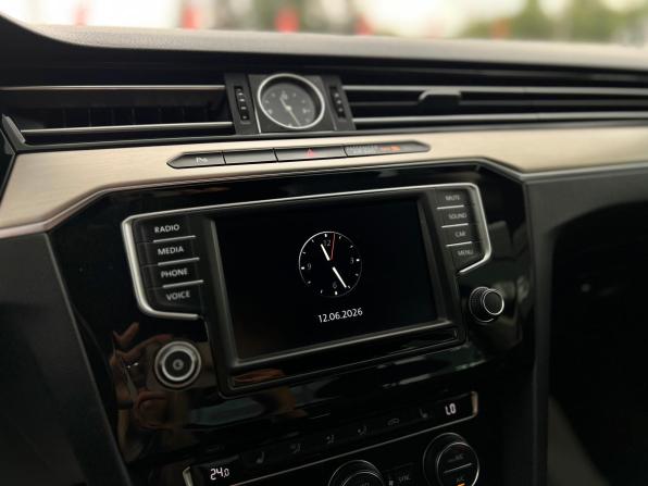 Volkswagen Passat B8 с пробегом 2017 года, цена 1 450 000 рублей, 270127 км, седан, Автокод Объявления