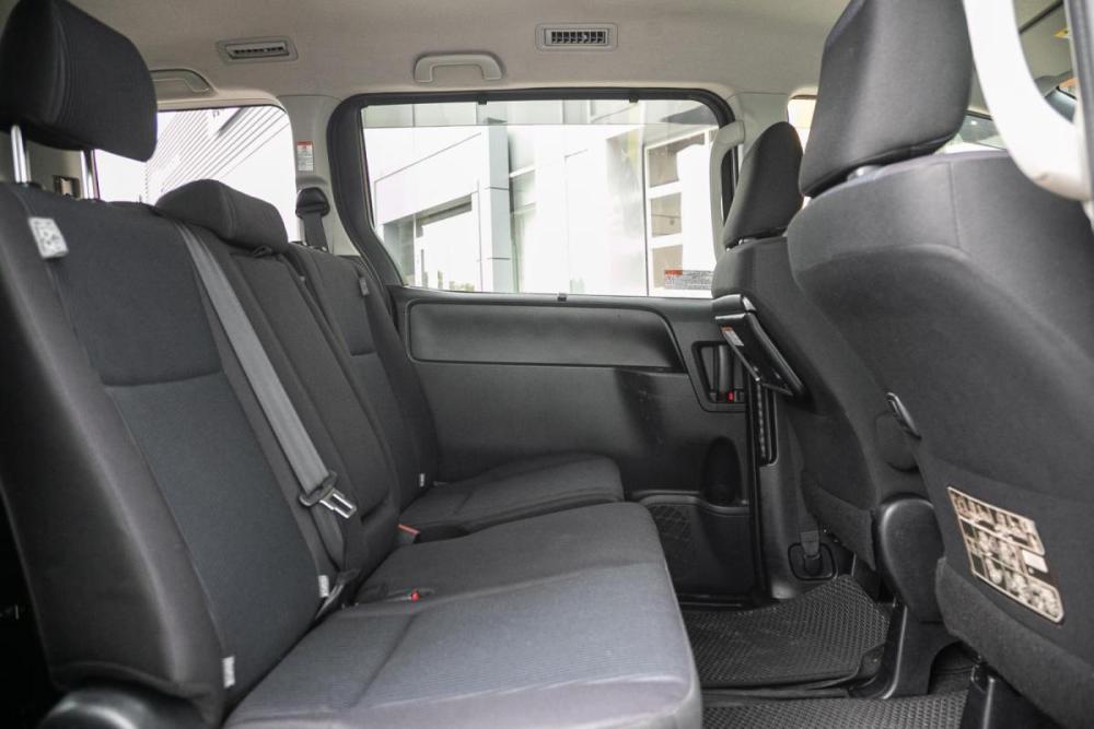 Toyota Noah III (R80) Рестайлинг Иркутск  - изображение 14