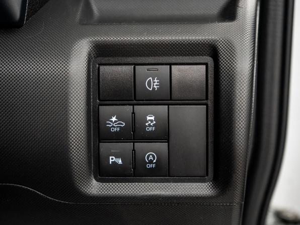 Toyota Raize I с пробегом 2019 года, цена 1 590 000 рублей, 102000 км, внедорожник, Автокод Объявления