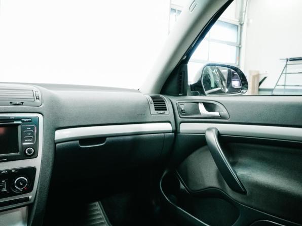 Skoda Octavia II (A5) Рестайлинг с пробегом 2012 года, цена 879 000 рублей, 160147 км, лифтбек, Автокод Объявления