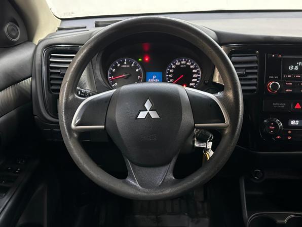 Mitsubishi Outlander III Рестайлинг с пробегом 2014 года, цена 1 100 000 рублей, 240000 км, внедорожник, Автокод Объявления