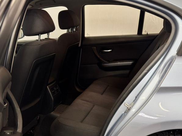 BMW 3 серии V (E90/E91/E92/E93) Рестайлинг с пробегом 2009 года, цена 950 000 рублей, 255815 км, седан, Автокод Объявления