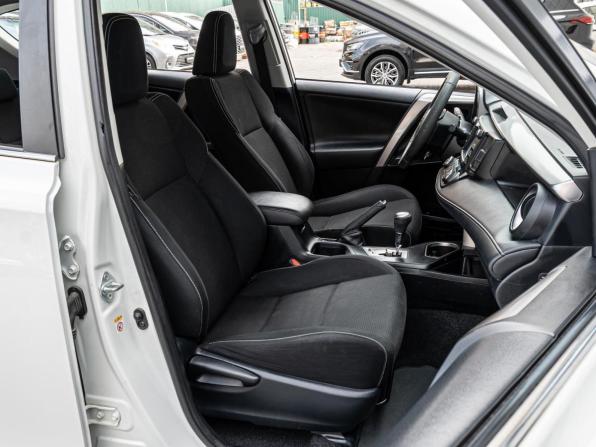 Toyota RAV4 IV (XA40) Рестайлинг с пробегом 2015 года, цена 2 380 000 рублей, 91788 км, внедорожник, Автокод Объявления