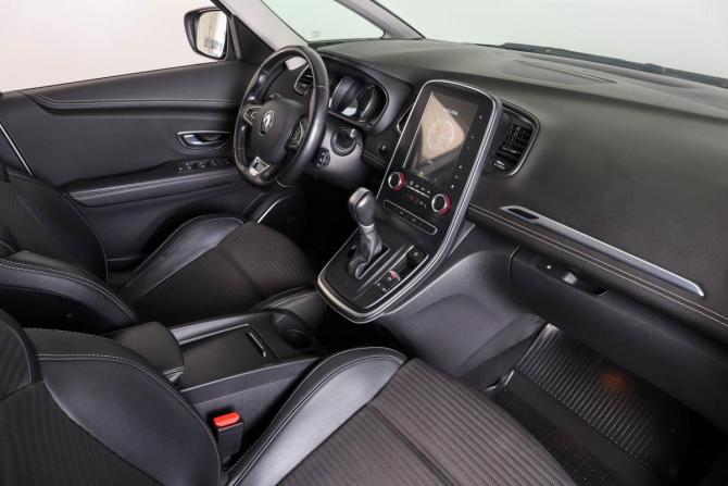 Renault Scenic IV с пробегом 2018 года, цена 1 799 000 рублей, 180111 км, компактвэн, Автокод Объявления