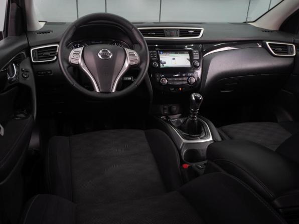 Nissan Qashqai II с пробегом 2018 года, цена 1 099 000 рублей, 234440 км, внедорожник, Автокод Объявления