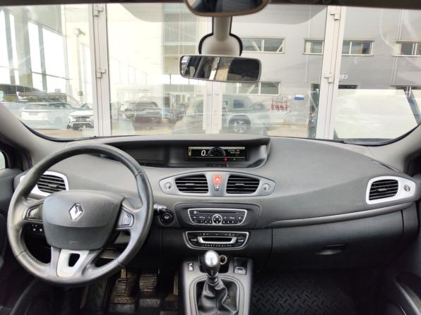 Renault Scenic III с пробегом 2010 года, цена 650 000 рублей, 251187 км, компактвэн, Автокод Объявления