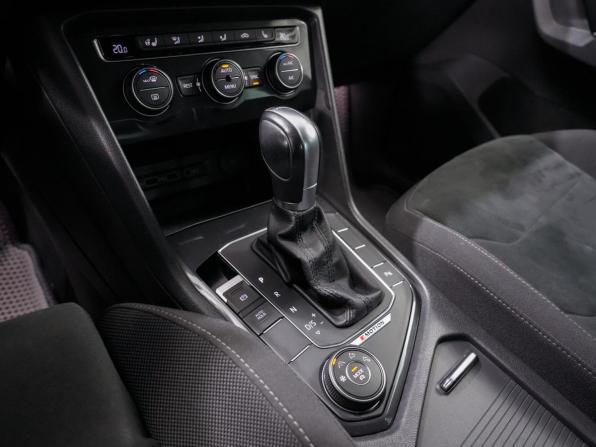 Volkswagen Tiguan II с пробегом 2018 года, цена 2 585 000 рублей, 150000 км, внедорожник, Автокод Объявления