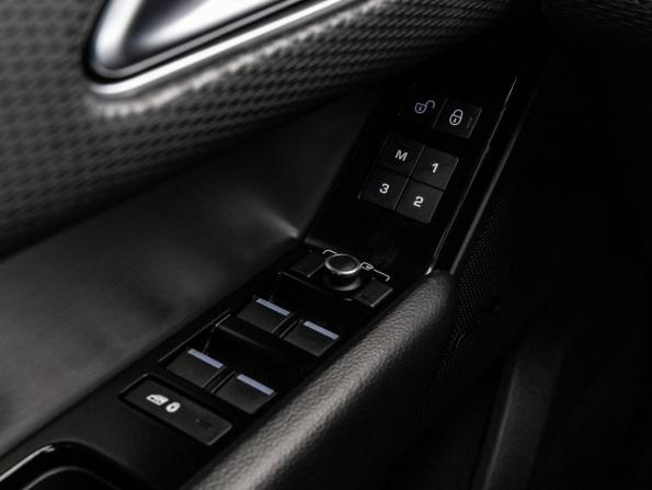 Land Rover Range Rover Velar I с пробегом 2019 года, цена 4 050 000 рублей, 120000 км, внедорожник, Автокод Объявления