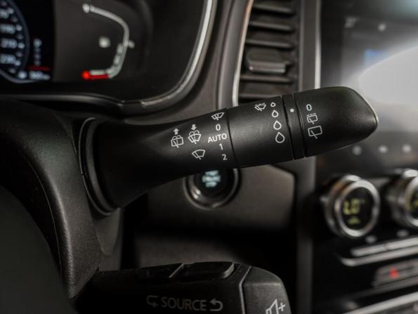Renault Megane IV Рестайлинг с пробегом 2020 года, цена 1 599 000 рублей, 151682 км, универсал, Автокод Объявления