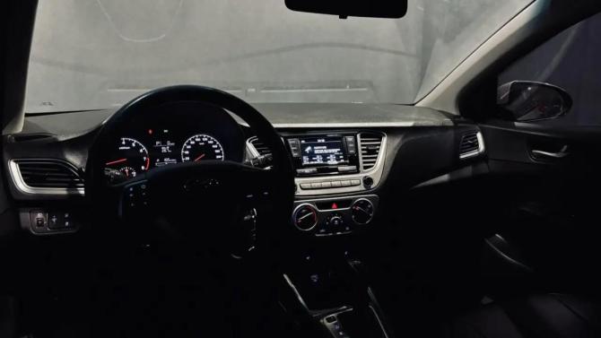 Hyundai Solaris II с пробегом 2019 года, цена 1 291 000 рублей, 133000 км, седан, Автокод Объявления