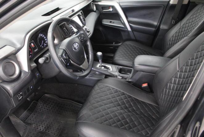 Toyota RAV4 IV (XA40) Рестайлинг с пробегом 2018 года, цена 1 950 000 рублей, 281601 км, внедорожник, Автокод Объявления
