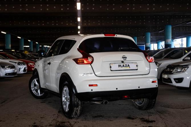 Nissan Juke I с пробегом 2013 года, цена 1 059 000 рублей, 107118 км, внедорожник, Автокод Объявления