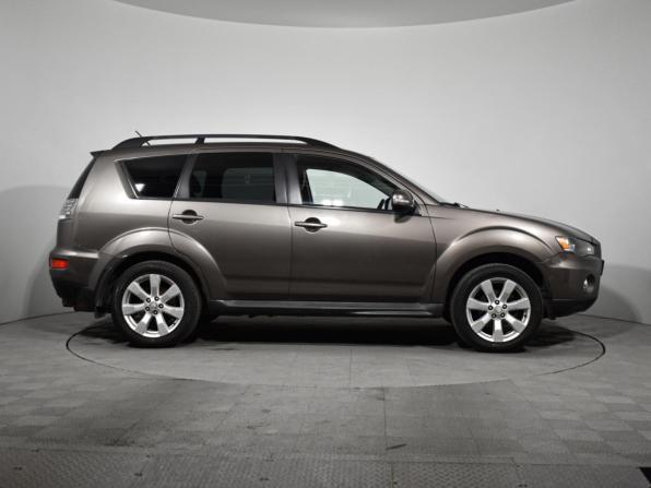 Mitsubishi Outlander II Рестайлинг с пробегом 2011 года, цена 929 000 рублей, 296186 км, внедорожник, Автокод Объявления