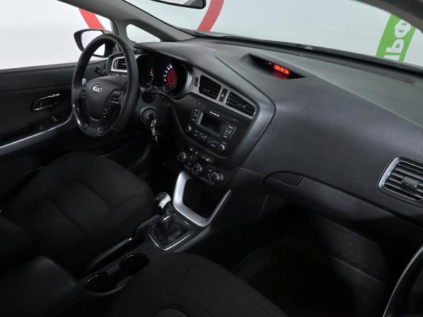 Kia Ceed II с пробегом 2015 года, цена 679 000 рублей, 240352 км, хэтчбек, Автокод Объявления