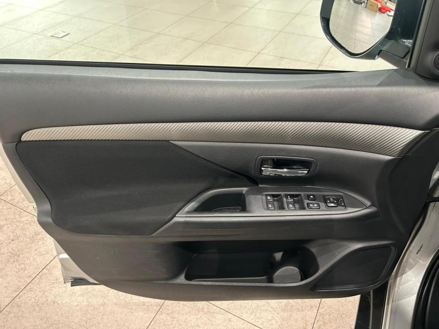 Mitsubishi Outlander III Рестайлинг 2 Санкт-Петербург  - изображение 15