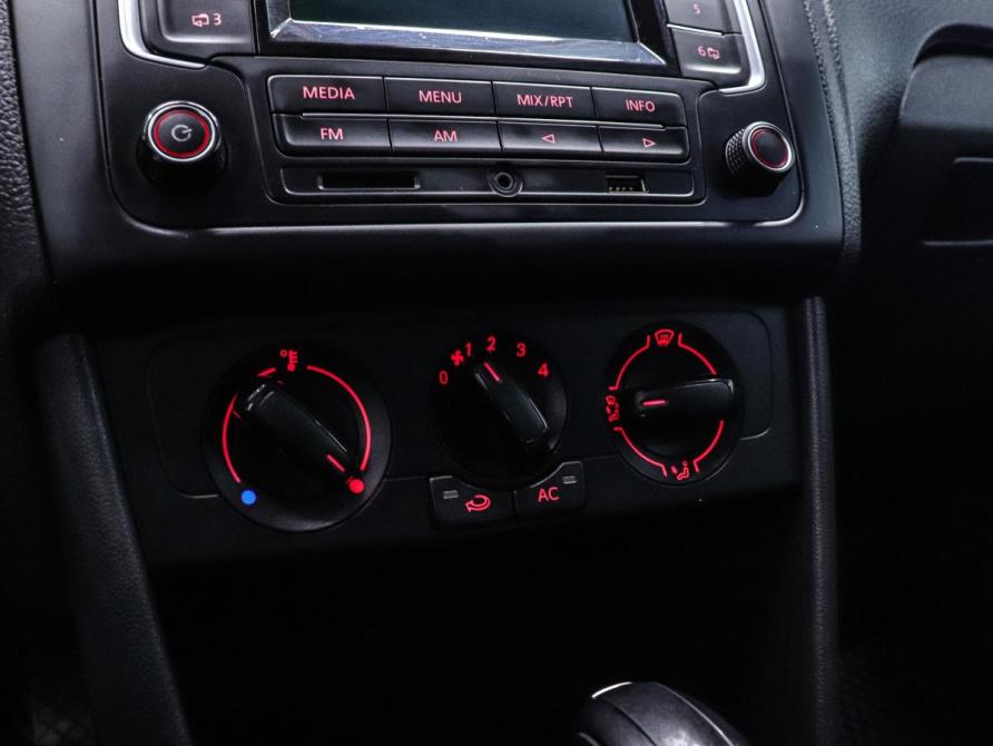 Volkswagen Polo V Красноярск  - изображение 19