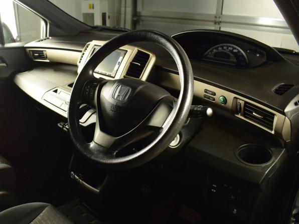 Honda Freed I Рестайлинг с пробегом 2013 года, цена 1 059 995 рублей, 168594 км, компактвэн, Автокод Объявления