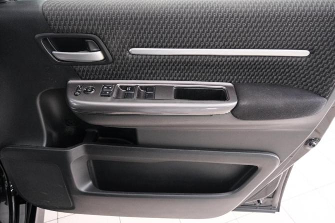 Honda Stepwgn V с пробегом 2015 года, цена 1 559 000 рублей, 211000 км, минивэн, Автокод Объявления
