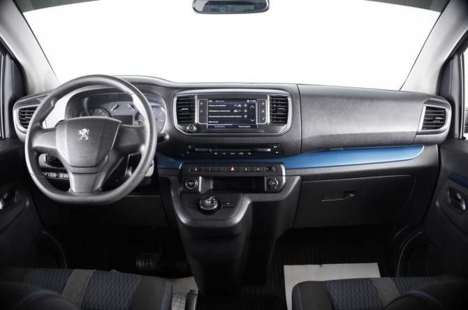 Peugeot Traveller I с пробегом 2017 года, цена 2 089 000 рублей, 250365 км, минивэн, Автокод Объявления