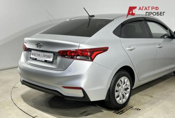 Hyundai Solaris II с пробегом 2018 года, цена 1 330 000 рублей, 78951 км, седан, Автокод Объявления