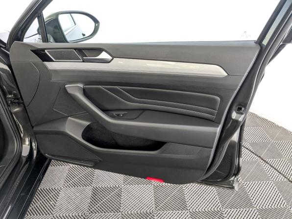 Volkswagen Passat B8 Рестайлинг с пробегом 2020 года, цена 2 459 000 рублей, 33972 км, седан, Автокод Объявления
