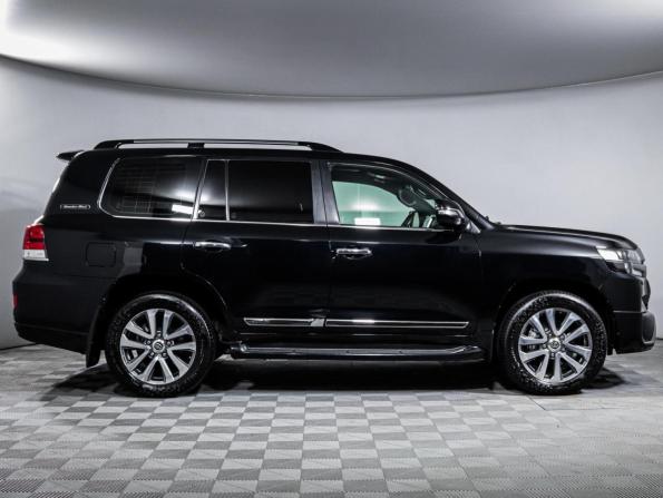 Toyota Land Cruiser 200 Series Рестайлинг 2 с пробегом 2017 года, цена 8 300 000 рублей, 83807 км, внедорожник, Автокод Объявления