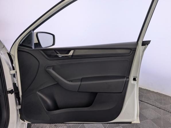 Skoda Rapid I Рестайлинг с пробегом 2019 года, цена 850 000 рублей, 250103 км, лифтбек, Автокод Объявления