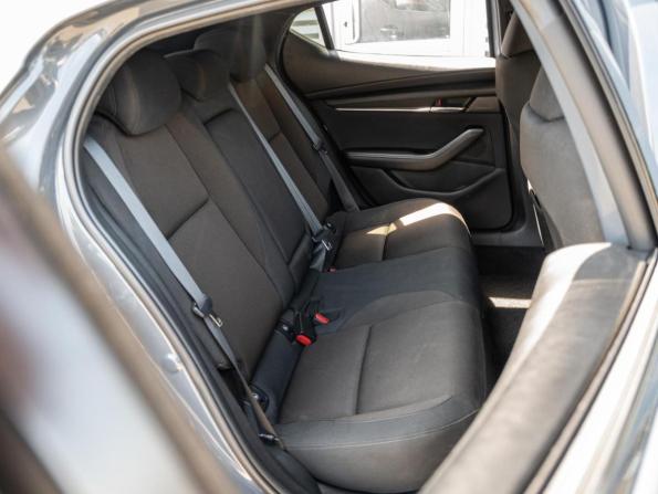 Mazda 3 IV (BP) с пробегом 2021 года, цена 1 910 000 рублей, 106204 км, хэтчбек, Автокод Объявления