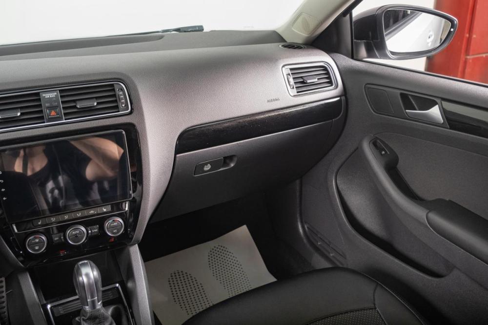 Volkswagen Jetta VI Рестайлинг Томск  - изображение 11