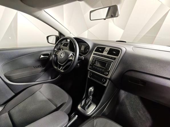 Volkswagen Polo V Рестайлинг с пробегом 2018 года, цена 1 295 000 рублей, 70658 км, седан, Автокод Объявления