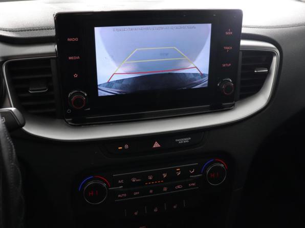 Kia Ceed III с пробегом 2021 года, цена 1 930 000 рублей, 65795 км, универсал, Автокод Объявления